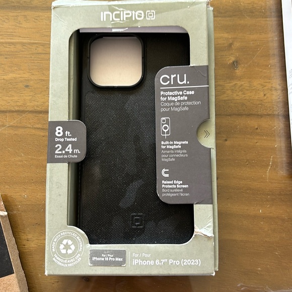 Incipio cru. iPhone 15 pro max in phone case - Picture 1 of 2
